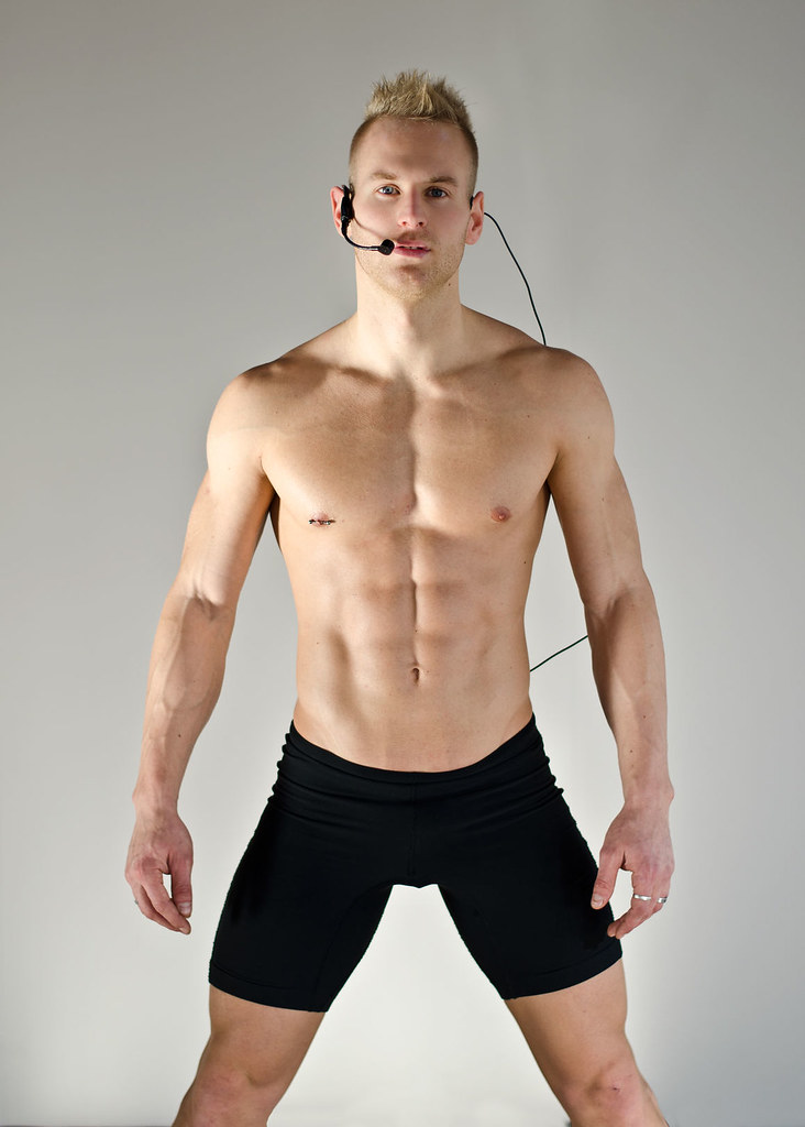 Home gym Fitborne avec rack de musculation et tapis de course installé à Dijon